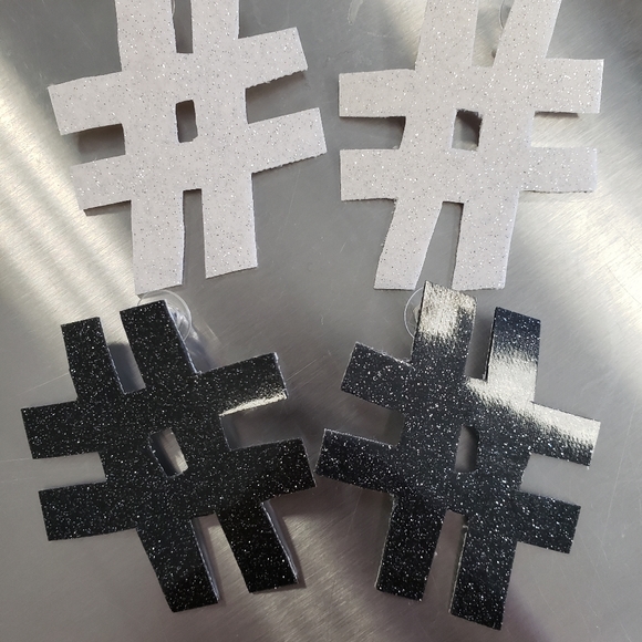 Hashtag earrings - Picture 1 of 12